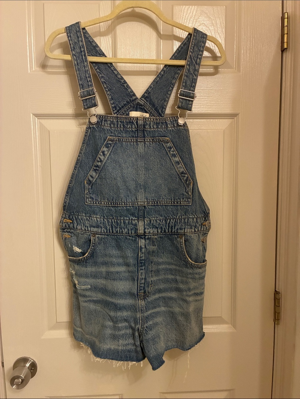 Universal Thread Distressed Denim Short Overalls in Faded Blue